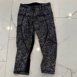Lululemon crop leggings size 4